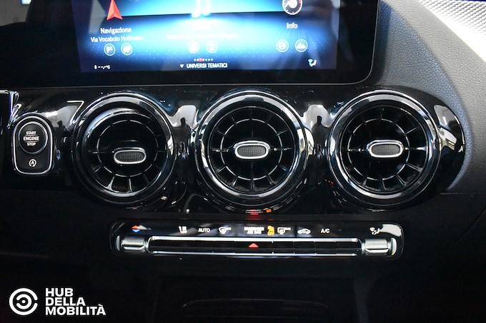 MERCEDES-BENZ GLA 180 d Automatic Business